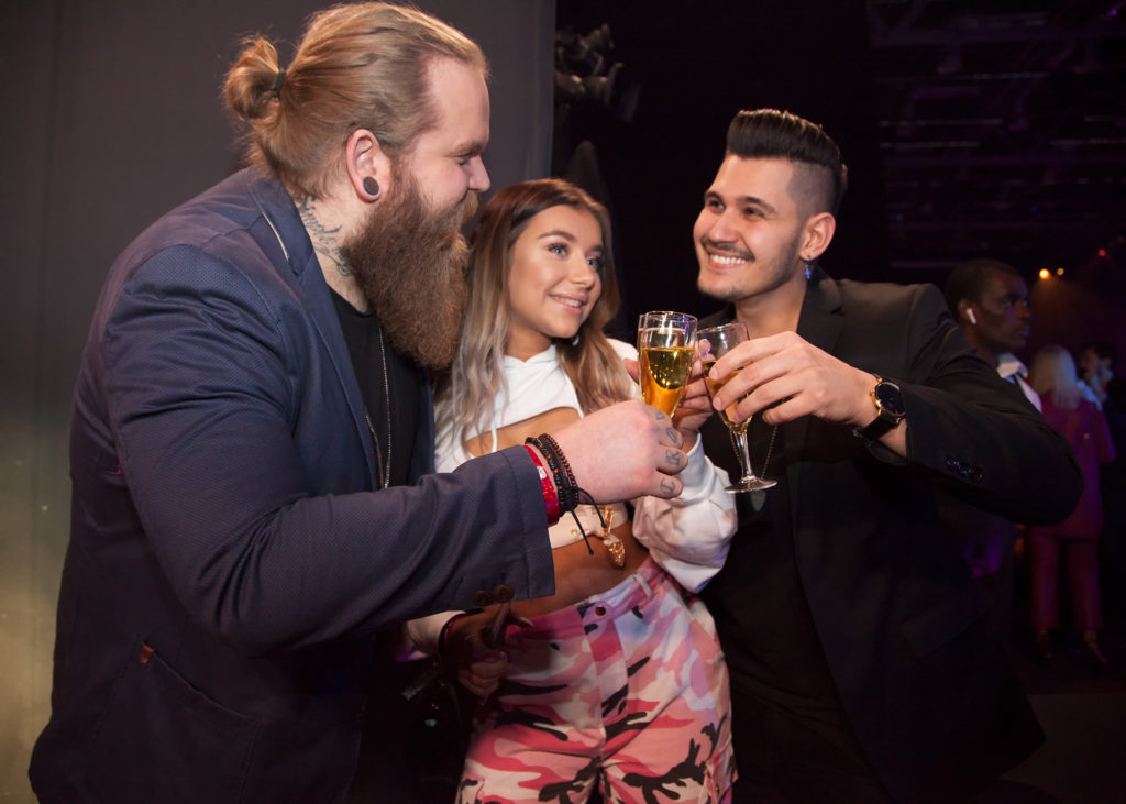 Top 3 from the latest Swedish Idol season, Chris Kläfford, Hanna Ferm and Gabriel Cancela. (Here's hoping we'll see Hanna on the Mello stage soon.)