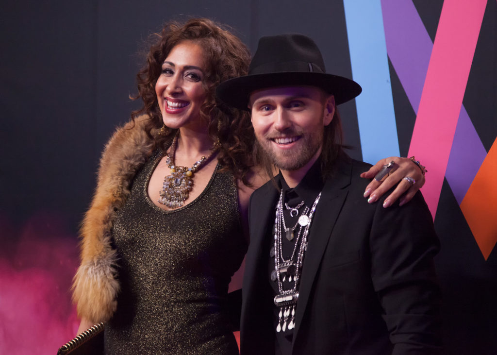 Earlier Melodifestivalen participant Mahan Moin is part of the songwriting team for Poland this year - and Swedish singer Lukas Meijer is singing on the Polish entry.