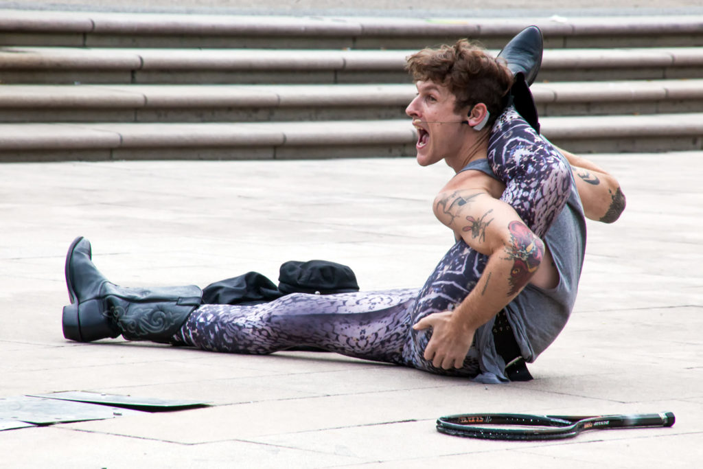 Samora Squid, the contortionist at last year's Stockholm Street Festival - Photo by Nina Uddin