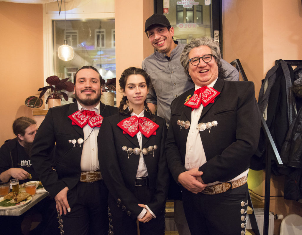 La Birriería de Xulo's chef Jonathan and Fiesta Mexico Mariachi's trio